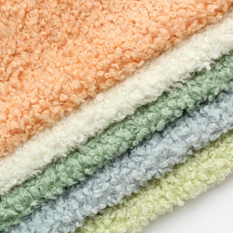 Napa kain Woolen disetel dadi kain pilihan kanggo apparel premium lan interiors?